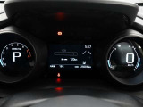 展示車は全てトヨタの車を知り尽くしたエキスパートが基本性能に関わる機能や状態を徹底的にチェックしています。消耗部品の事前交換など法定12ヶ月点検相当の点検・整備を必ず実施しています。