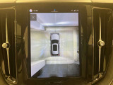 更に360&deg;ビュー表示も可能です 車を上から見下ろしたように車外を確認できるため、一切の死角がない状態で駐車が可能です
