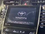 【メーカー8型純正ナビ】インテリアに溶け込むスタイリッシュな「専用設計」メーカーナビを装備♪視認性や操作性など基本性能にも優れ、より上質なカーライフをお楽しみいただけます。