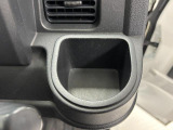 【運転席ドリンクホルダー】