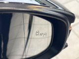 【ブラインドスポットモニター】走行中、ドアミラーの死角になりやすい箇所に後続車が接近するとサイドミラーのレンズに警告を表示!ドライバーに注意喚起をしてくれます。