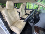 運転席シート廻りは使用感も少なく、良好な状態となっています。丁寧に使われていたことがよくわかりますね。