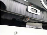 バックカメラが付いているので後方確認が非常にしやすいです。今や運転初心者も熟練者も必須装備!ついていて損はないですね♪