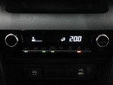 保険の加入・ローンの手続き・定期点検・定期メンテナンス・鈑金修理などお車に関すること全てに対応しております。