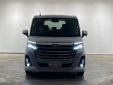 明るいLEDライトで、暗い夜道の運転も快適に。