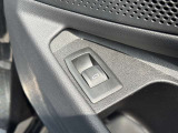 電動リアゲート装備です。バンパー下でのキックスイッチも装備されております。