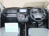 【室内】当社の中古車は当店自慢の【美CAR中】システムにて徹底的にルームクリーンをし、商品化しています♪
