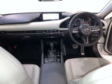 分かりやすく操作しやすい運転席まわりです☆