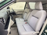 トヨタ中古車「まるごとクリーニング」施工済。外装はもちろん内装はシートを外して見えない所まで徹底洗浄しています。