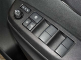 電動格納式ドアミラー・パワーウインドウを装備しています。
