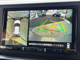 【パノラマモニター】専用のカメラにより、上から見下ろしたような視点で360度クルマの周囲を確認することができます☆死角部分も確認しやすく、狭い場所での切り返しや駐車もスムーズに行えます。