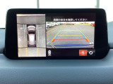 狭い場所での駐車やすれ違いなどでより的確な運転操作に役立つ360&deg;ビューモニターが装備されています。