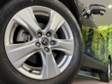 【純正17インチアルミホイール】外観にマッチした純正アルミホイールを装着しております。各種社外アルミホイールや、スタッドレスタイヤも取扱いしております。是非ご相談ください♪