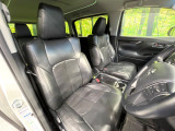 運転席まわりには十分なスペースがあり、大柄な方でもゆったり運転していただける環境です。