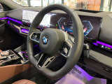 【ご納車前点検】BMW認定中古車は100項目の箇所を徹底的にチェック致します。機械的な箇所や電気系、コンピューターなどをご納車前に点検し、交換基準に達した部品は全て新品に修理返品した後にご納車致します。