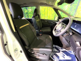 運転席シート廻りは使用感も少なく、良好な状態となっています。丁寧に使われていたことがよくわかりますね。