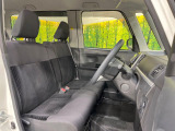 運転席シート廻りは使用感も少なく、良好な状態となっています。前オーナー様が丁寧に使っていたことがよくわかりますね。