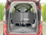 普段のお買い物や通勤、送迎等に十分な荷室スペースを確保しております。セカンドシートを倒すと、大きな荷物の積載も可能です♪