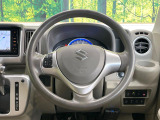 インテリアに合わせたデザインのステアリングは、運転される方のことも考え、運転しやすい形状、大きさです。是非一度、実際に触ってお確かめください。