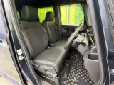 運転席シート廻りは使用感も少なく、良好な状態となっています。丁寧に使われていたことがよくわかりますね。
