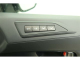 【シートポジションメモリー】自動で運転席を動かし、お好みのドライビングポジションに調整します!またドライビングポジションは、3パターンまで登録できます♪