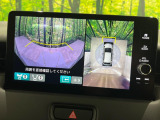 【マルチビューカメラシステム】専用のカメラにより、上から見下ろしたような視点で360度クルマの周囲を確認することができます☆死角部分も確認しやすく、狭い場所での切り返しや駐車もスムーズに行えます。