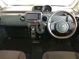 見通しのいい視界と最適なレイアウトで運転しやすいです。