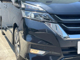 【LEDヘッドライト】悪天候や夜間走行時も良好な視界を確保し安心して運転できる高輝度LEDヘッドライトを装備!点灯速度が早く、消費電力も抑えられています。