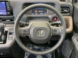 【純正革巻きステアリング】上質な革を使用することで、手にしっかり馴染みとても運転しやすいハンドルです♪