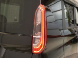 LEDテールライトです。省電力、高輝度のLEDは明るく照らすので夜間運転時の視認性を高めます。スタイリッシュな見た目で細かいところもこだわりたいあなたに!