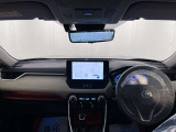 落ち着いたカラーの内装で、ゆったりと運転したい方に。