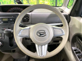 インテリアに合わせたデザインのステアリングは、運転される方のことも考え、運転しやすい形状、大きさです。是非一度、実際に触ってお確かめください。