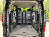 普段のお買い物や通勤、送迎等に十分な荷室スペースを確保しております。セカンドシートを倒すと、大きな荷物の積載も可能です♪