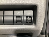 ヘッドライトレベリング調整ができますので荷物積載時の夜間走行でも安心して運転できます。