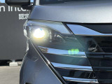 【LEDヘッドライト】とっても明るいLEDヘッドライトが装着されているので、夜の運転も明るく安全です。