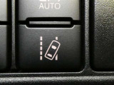 【LDA(レーンデパーチャーアラート)】&hellip;道路上の白線(黄線)をセンサーで認識し、ドライバーがウインカー操作を行わずに車線を逸脱する可能性がある場合、警報でお知らせします。