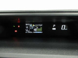 見やすくきれいなメーターに、ゲーム感覚のコンテンツを表示。楽しみながらエコ運転をマスターできる先進装備を採用しました♪
