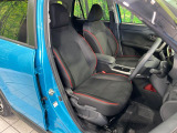 運転席まわりには十分なスペースがあり、大柄な方でもゆったり運転していただける環境です。