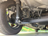 お車を安心してお乗りいただく為には、足回りの定期点検が欠かせません。サービスサポート(有償保証)では無料点検もご提供しており、安心のカーライフをお過ごしいただけるサポート体制が整っています。