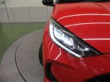 3灯式フルLEDランプ+LEDターンランプ+LEDクリアランスランプが付いています。