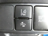【衝突回避被害軽減装置・車線逸脱警報装置・先進ライト】のセットスイッチです。安全装備搭載でドライバーの安全をサポートします。