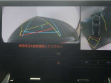 パノラミックビューモニター付きです。車両を上から見た様な映像を画面に表示。運転席からの目視だけでは見にくい、車両周辺の状況をリアルタイムでしっかり確認出来ます。