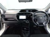 高いホールド性で運転姿勢が安定します。長距離ドライブでも疲れにくいのが魅力です。快適なドライビングライフをお送りください♪