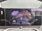 メーター内のカラーディスプレイには運転をサポートするさまざまな情報を表示します☆