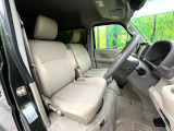 運転席シート廻りは使用感も少なく、良好な状態となっています。丁寧に使われていたことがよくわかりますね。