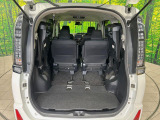 普段のお買い物や通勤、送迎等に十分な荷室スペースを確保しております。セカンドシートを倒すと、大きな荷物の積載も可能です♪