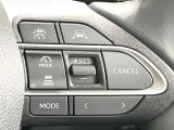 【レーダークルーズコントロール】高速道路での長距離走行が楽に!!自動で速度を保つクルーズコントロールが、衝突軽減システムと連携し、前方の車両を感知して車間を保つように速度調節してくれます!!