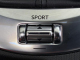 「Sport」ボタンを押せばステアリングアシストとエンジン制御がスポーツモードに入り、より積極的にドライビングをお楽しみいただけます。