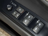 電動格納式ドアミラー・パワーウインドウを装備しています。
