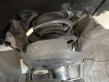 お車を安心してお乗りいただく為には、足回りの定期点検が欠かせません。サービスサポート(有償保証)では無料点検もご提供しており、安心のカーライフをお過ごしいただけるサポート体制が整っています。